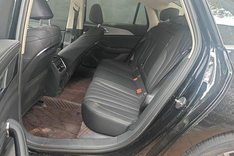 Used Hongqi H5 2023 2.0T Automatic Smart Connect Flagship Edition Left Rear Seat