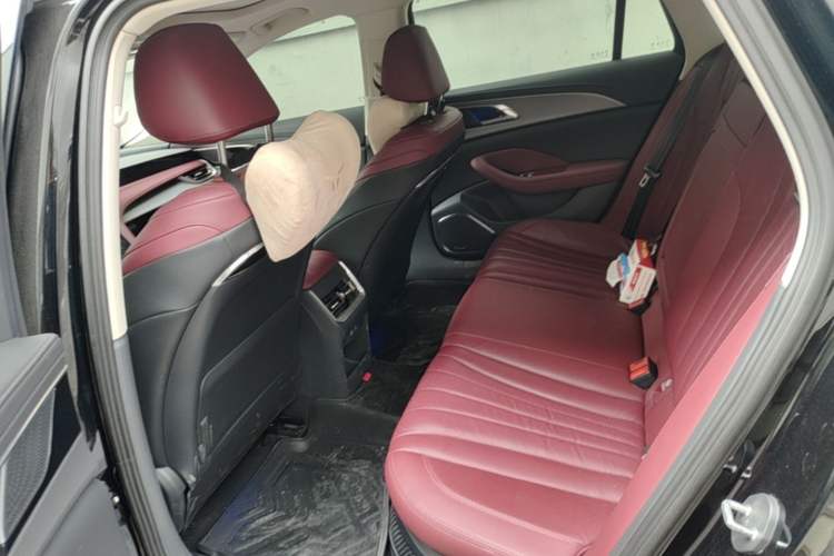 Used Hongqi H5 2023 1.5T HEV Smart Connect Flagship Edition Left Rear Seat