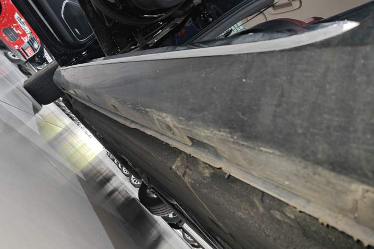 Used Hongqi H5 2023 1.5T DCT Smart Connect Flagship Edition Left Side Sill
