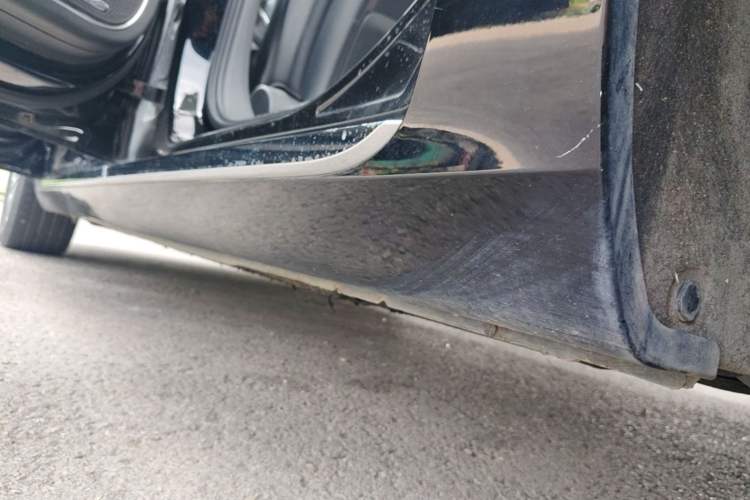 Used Hongqi H5 2023 1.5T DCT Smart Connect Flagship Edition Left Side Sill