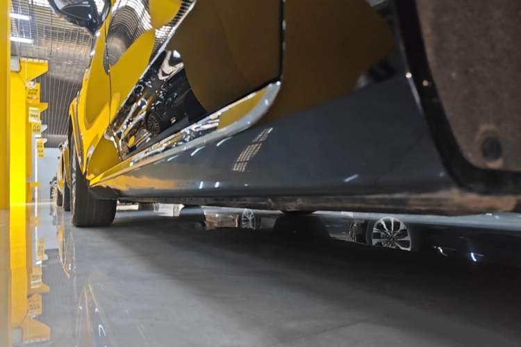 Used Hongqi H5 2023 1.5T DCT Smart Connect Flagship Edition Left Side Sill