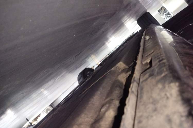 Used Hongqi H5 2023 1.5T DCT Smart Connect Flagship Edition Left Side Sill