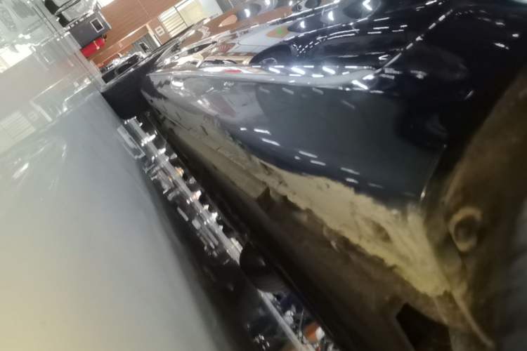 Used Hongqi H5 2023 2.0T Automatic Smart Connect Flagship Edition Left Side Sill