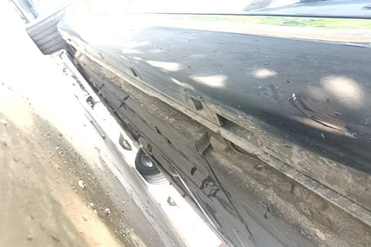 Used Hongqi H5 2023 1.5T DCT Smart Connect Flagship Edition Left Side Sill