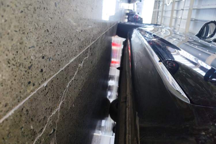 Used Hongqi H5 2023 1.5T DCT Smart Connect Flagship Edition Left Side Sill