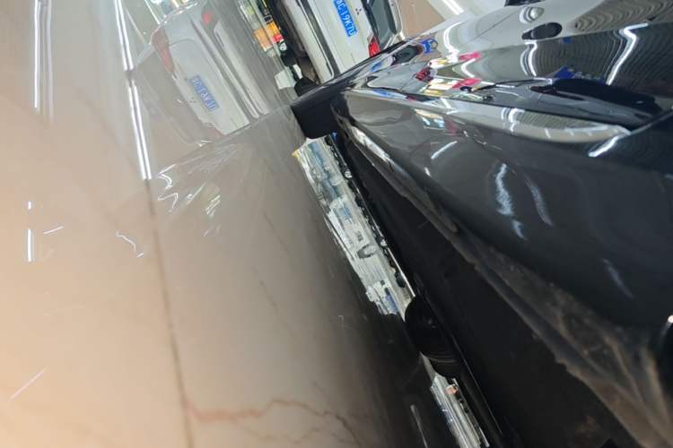 Used Hongqi H5 2023 2.0T Automatic Smart Connect Flagship Edition Left Side Sill