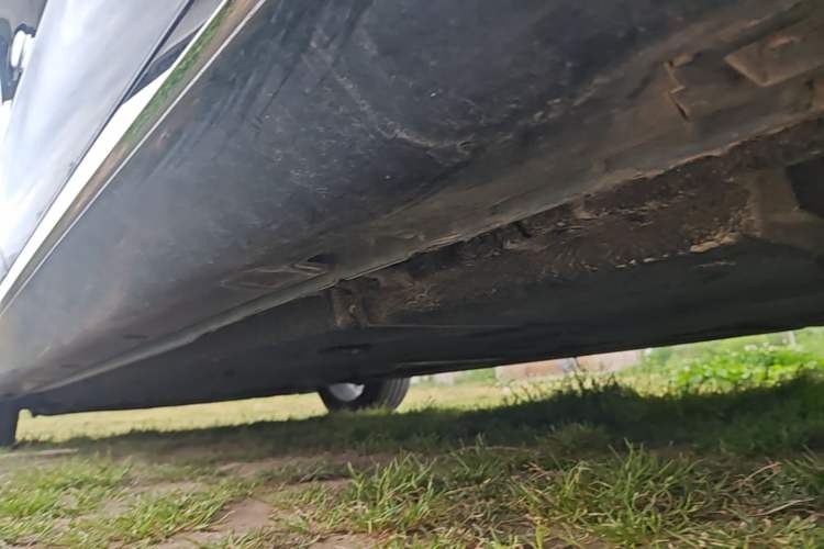 Used Hongqi H5 2023 2.0T Automatic Smart Connect Flagship Edition Left Side Sill