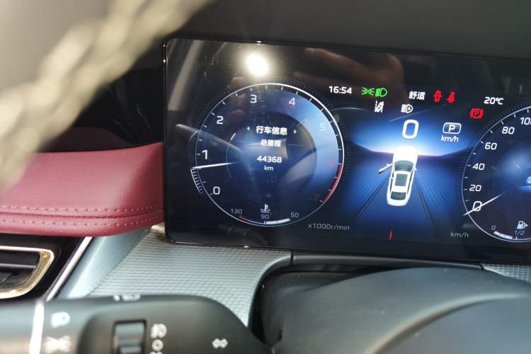 Used Hongqi H5 2023 2.0T Automatic Smart Connect Flagship Edition Odometer Close Up