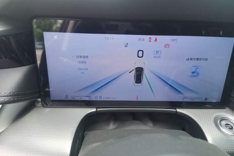 Used Hongqi H5 2023 2.0T Automatic Smart Connect Flagship Edition Odometer Close Up