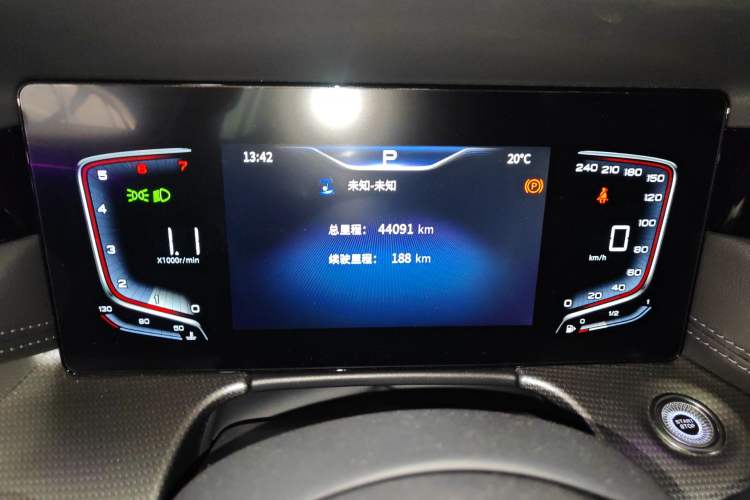 Used Hongqi H5 2023 1.5T DCT Smart Connect Flagship Edition Odometer Close Up