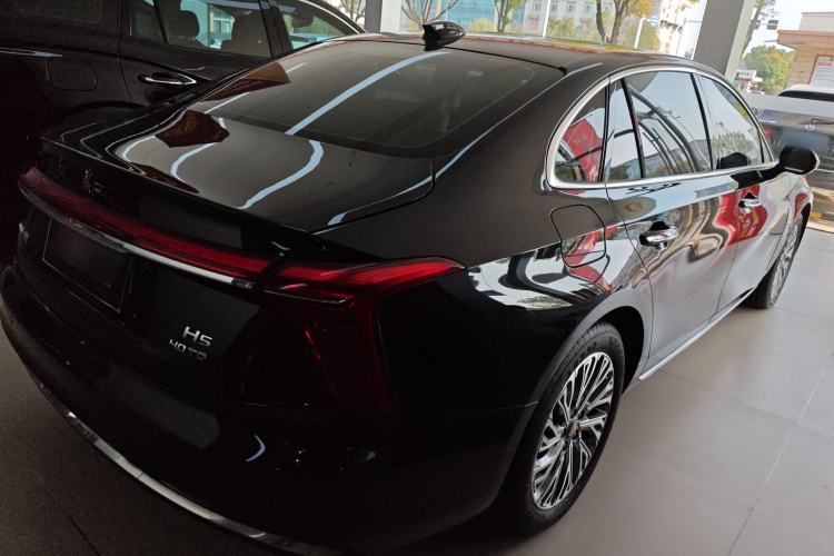 Used Hongqi H5 2023 2.0T Automatic Smart Connect Flagship Edition Rear Right 45 Deg