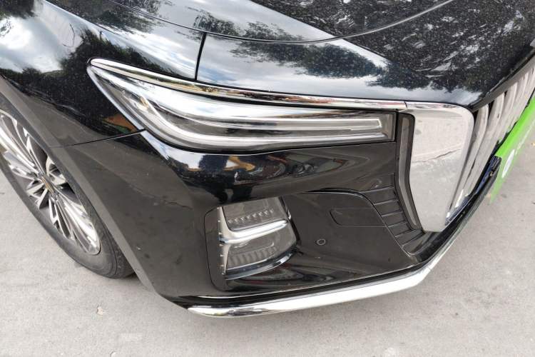 Used Hongqi H5 2023 2.0T Automatic Smart Connect Flagship Edition Right Front Headlight