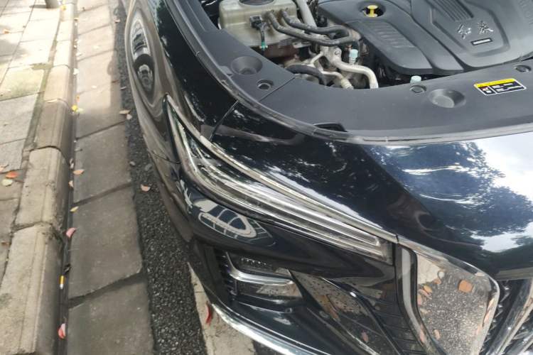Used Hongqi H5 2023 2.0T Automatic Smart Connect Flagship Edition Right Front Headlight