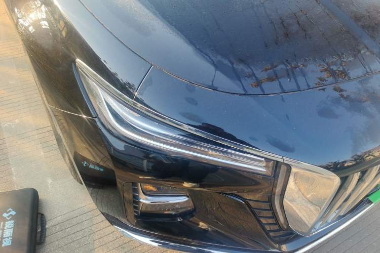 Used Hongqi H5 2023 2.0T Automatic Smart Connect Flagship Edition Right Front Headlight