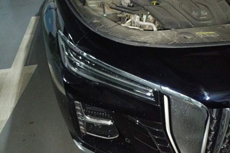 Used Hongqi H5 2023 2.0T Automatic Smart Connect Flagship Edition Right Front Headlight