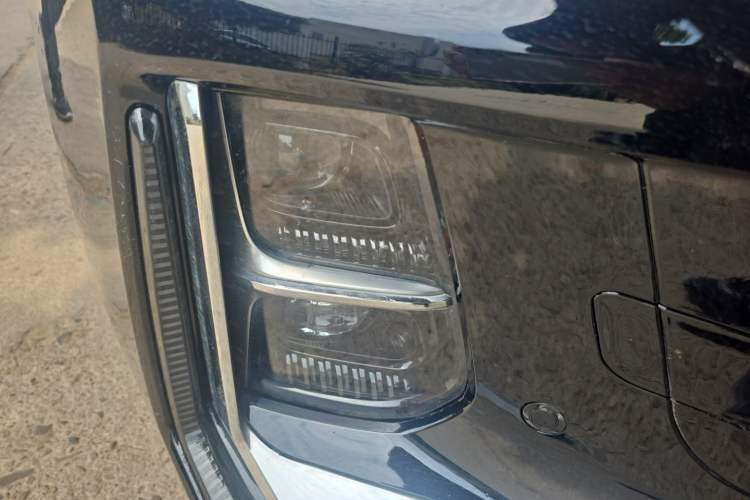 Used Hongqi H5 2023 2.0T Automatic Smart Connect Flagship Edition Right Front Headlight