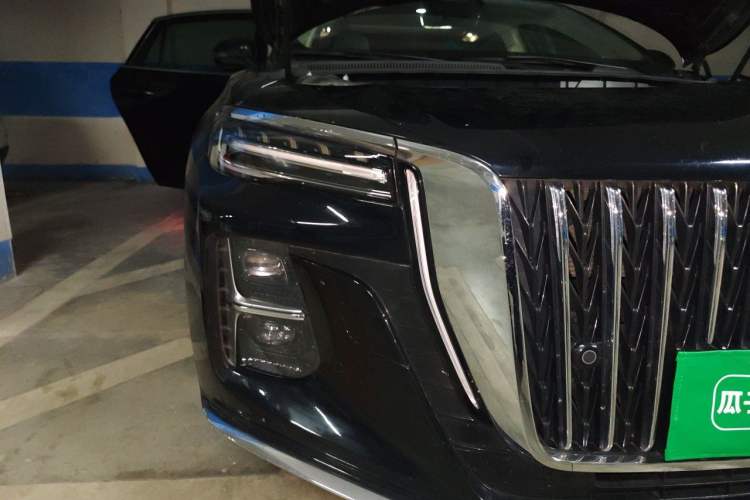 Used Hongqi H5 2023 2.0T Automatic Smart Connect Flagship Edition Right Front Headlight