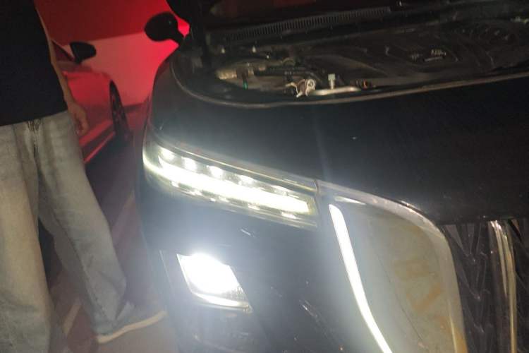 Used Hongqi H5 2023 1.5T DCT Smart Connect Flagship Edition Right Front Headlight