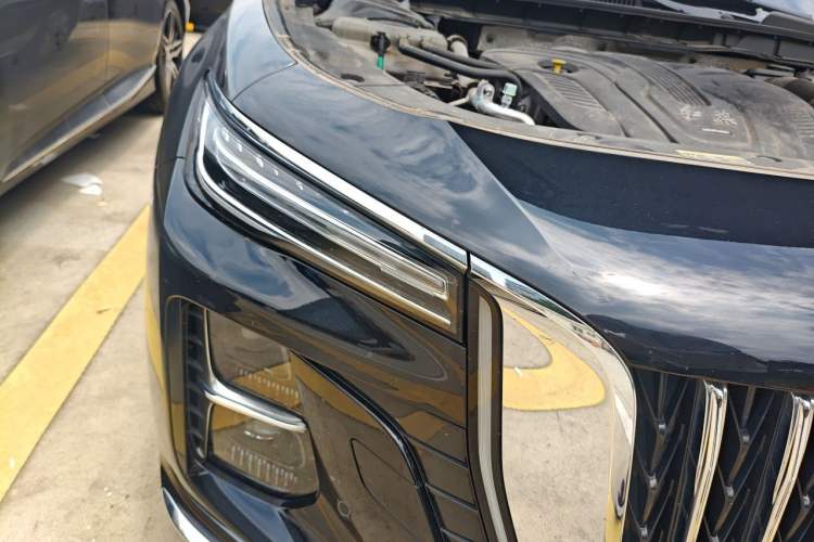 Used Hongqi H5 2023 2.0T Automatic Smart Connect Flagship Edition Right Front Headlight