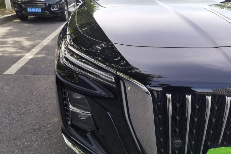 Used Hongqi H5 2023 1.5T DCT Smart Connect Flagship Edition Right Front Headlight