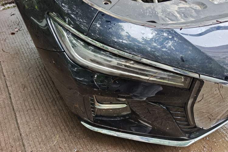 Used Hongqi H5 2023 2.0T Automatic Smart Connect Flagship Edition Right Front Headlight