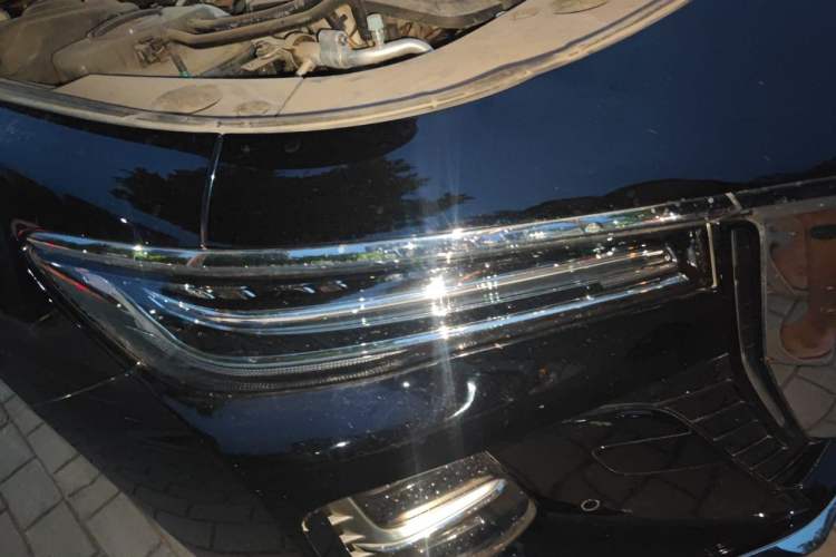 Used Hongqi H5 2023 2.0T Automatic Smart Connect Flagship Edition Right Front Headlight