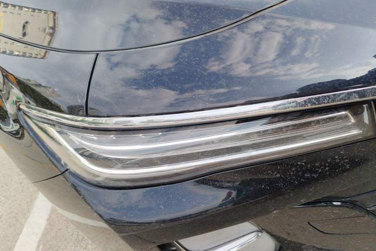 Used Hongqi H5 2023 1.5T DCT Smart Connect Flagship Edition Right Front Headlight