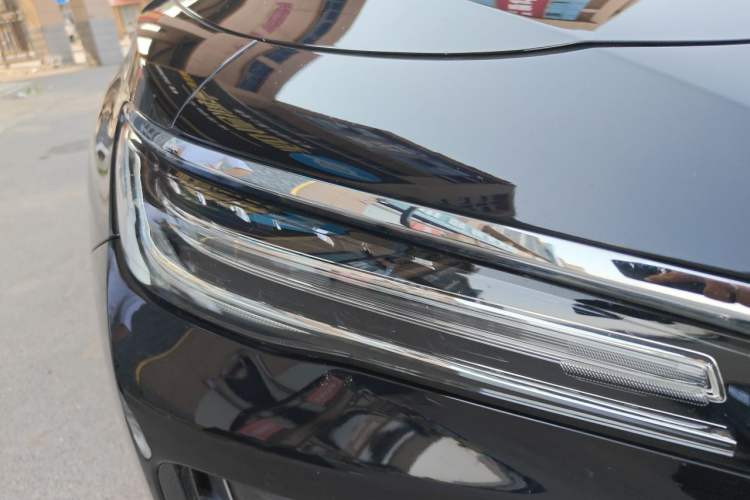 Used Hongqi H5 2023 2.0T Automatic Smart Connect Flagship Edition Right Front Headlight