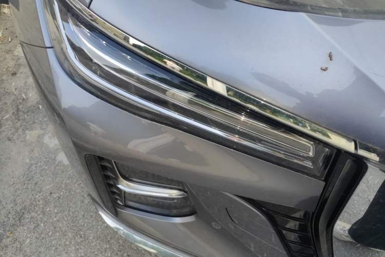 Used Hongqi H5 2023 2.0T Automatic Smart Connect Flagship Edition Right Front Headlight