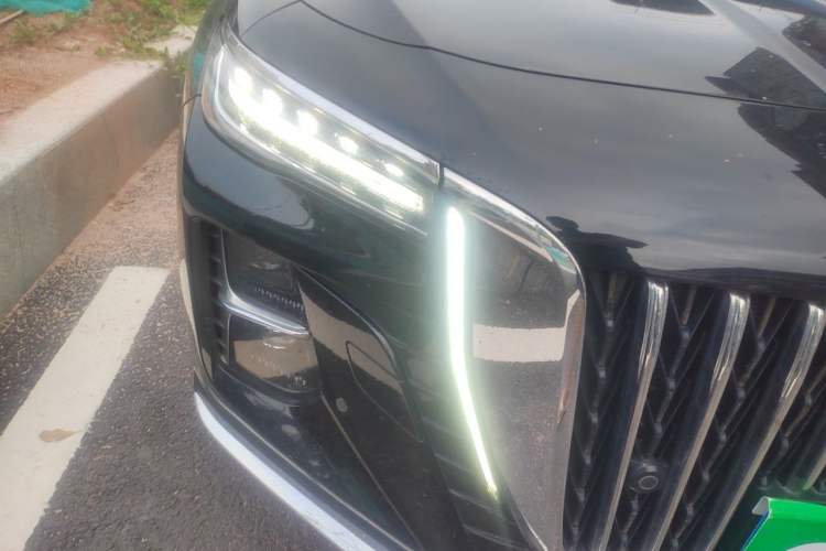 Used Hongqi H5 2023 2.0T Automatic Smart Connect Flagship Edition Right Front Headlight