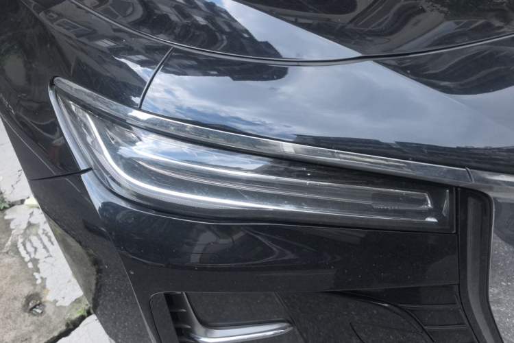 Used Hongqi H5 2023 2.0T Automatic Smart Connect Flagship Edition Right Front Headlight