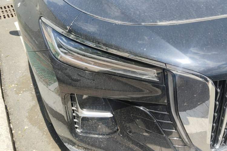Used Hongqi H5 2023 2.0T Automatic Smart Connect Flagship Edition Right Front Headlight