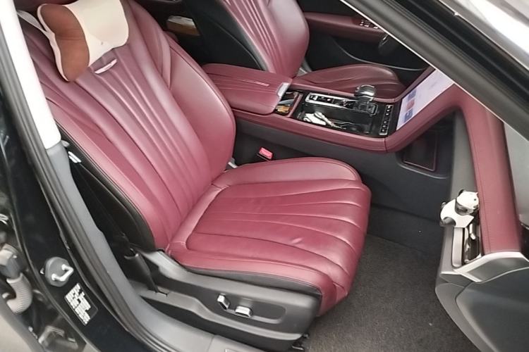 Used Hongqi H5 2023 2.0T Automatic Smart Connect Flagship Edition Right Front Seat