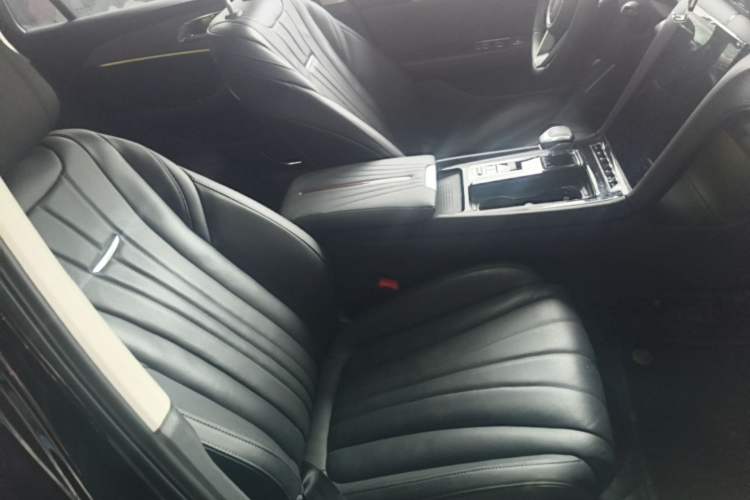 Used Hongqi H5 2023 2.0T Automatic Smart Connect Flagship Edition Right Front Seat