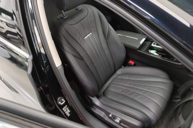 Used Hongqi H5 2023 2.0T Automatic Smart Connect Flagship Edition Right Front Seat