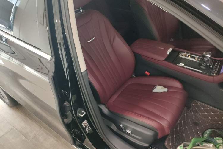 Used Hongqi H5 2023 1.5T HEV Smart Connect Flagship Edition Right Front Seat