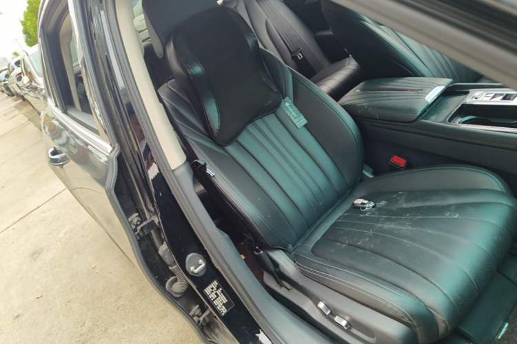 Used Hongqi H5 2023 2.0T Automatic Smart Connect Flagship Edition Right Front Seat