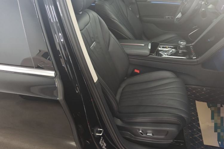 Used Hongqi H5 2023 2.0T Automatic Smart Connect Flagship Edition Right Front Seat