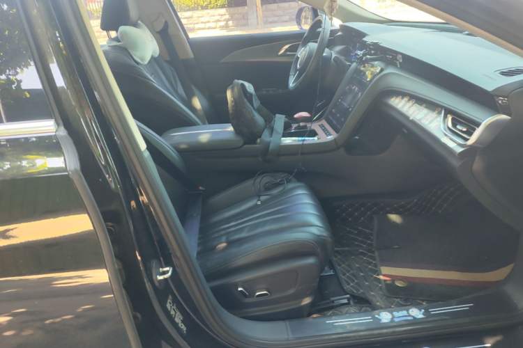 Used Hongqi H5 2023 2.0T Automatic Smart Connect Flagship Edition Right Front Seat