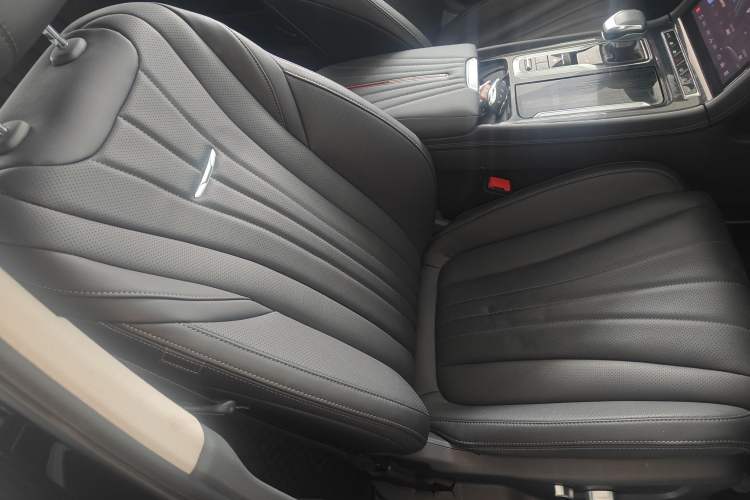 Used Hongqi H5 2023 2.0T Automatic Smart Connect Flagship Edition Right Front Seat