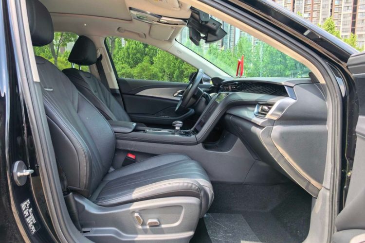 Used Hongqi H5 2023 2.0T Automatic Smart Connect Flagship Edition Right Front Seat