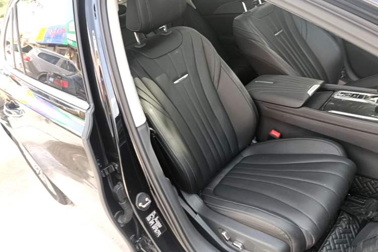 Used Hongqi H5 2023 1.5T DCT Smart Connect Flagship Edition Right Front Seat