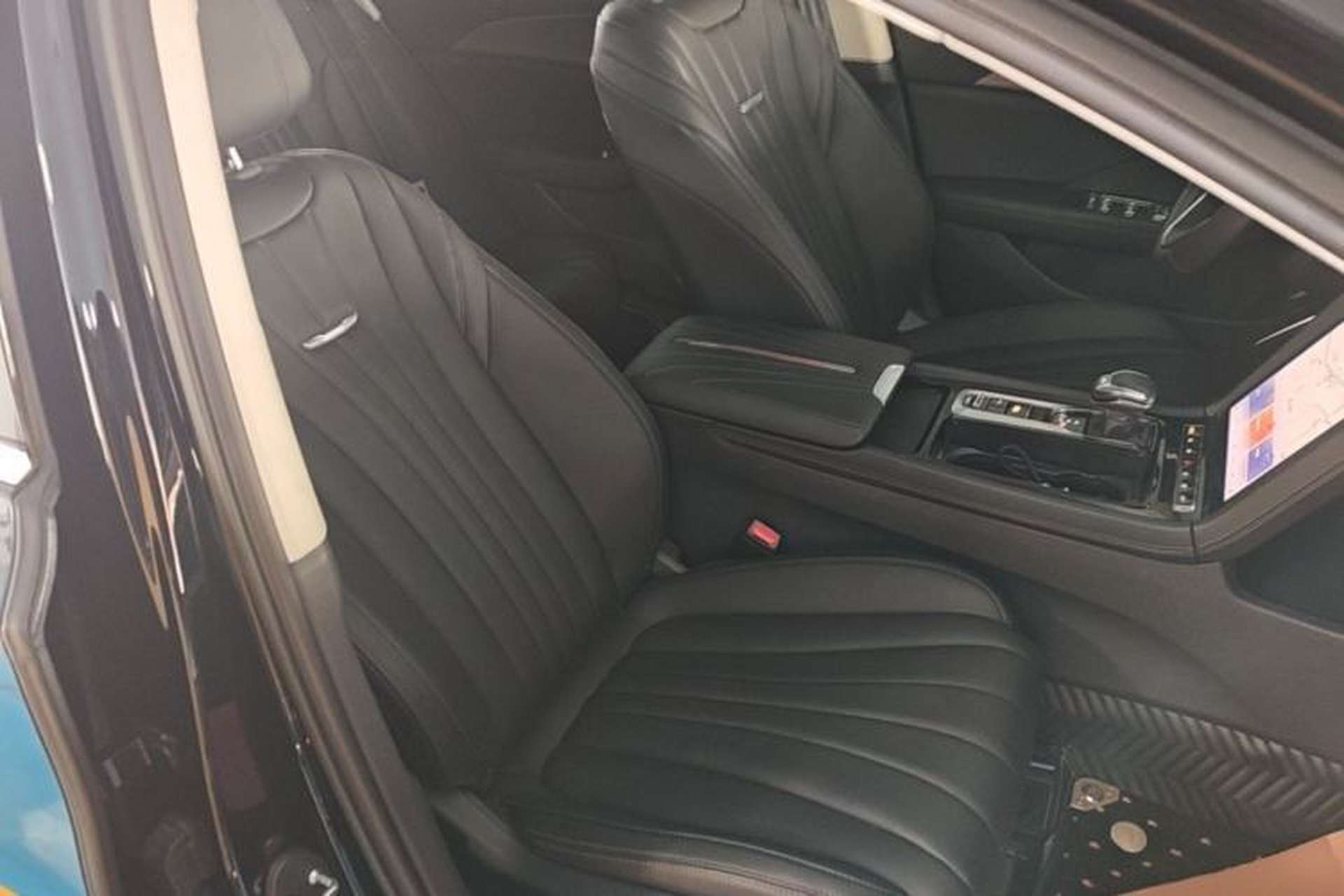 Used Hongqi H5 2023 2.0T Automatic Smart Connect Flagship Edition Right Front Seat