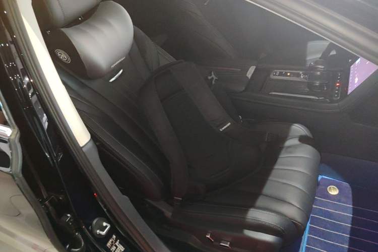 Used Hongqi H5 2023 2.0T Automatic Smart Connect Flagship Edition Right Front Seat