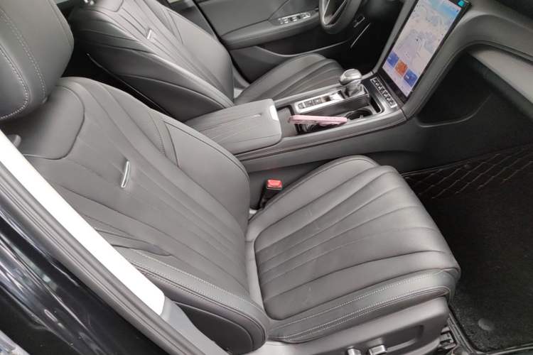 Used Hongqi H5 2023 2.0T Automatic Smart Connect Flagship Edition Right Front Seat