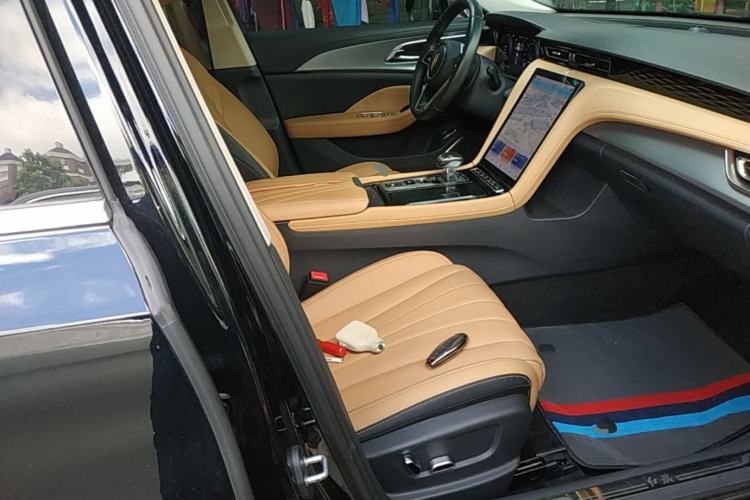 Used Hongqi H5 2023 2.0T Automatic Smart Connect Flagship Edition Right Front Seat