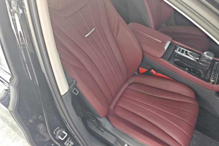 Used Hongqi H5 2023 2.0T Automatic Smart Connect Flagship Edition Right Front Seat