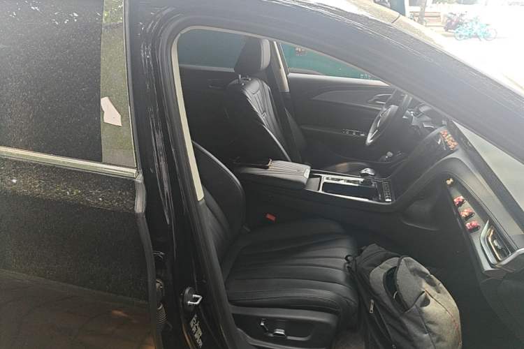 Used Hongqi H5 2023 2.0T Automatic Smart Connect Flagship Edition Right Front Seat