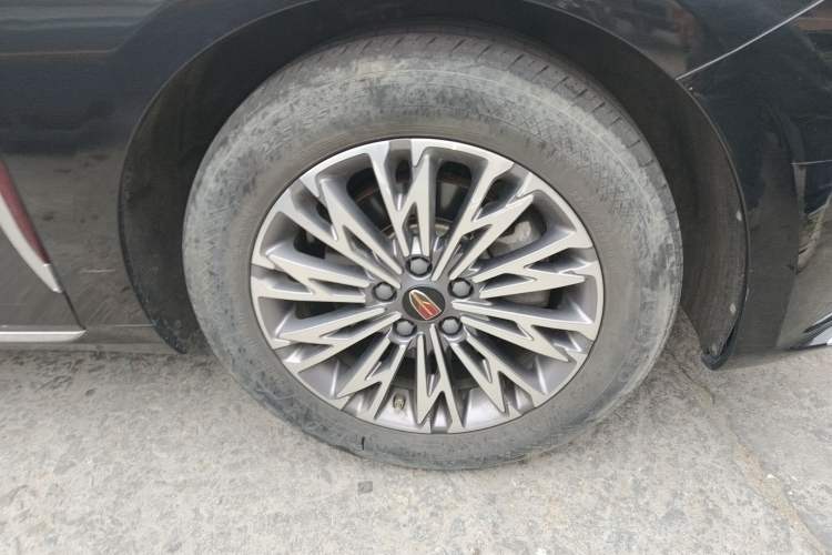 Used Hongqi H5 2023 1.5T DCT Smart Connect Flagship Edition Right Front Wheel Hub