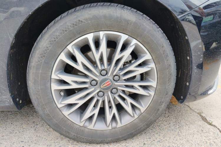 Used Hongqi H5 2023 1.5T DCT Smart Connect Flagship Edition Right Front Wheel Hub